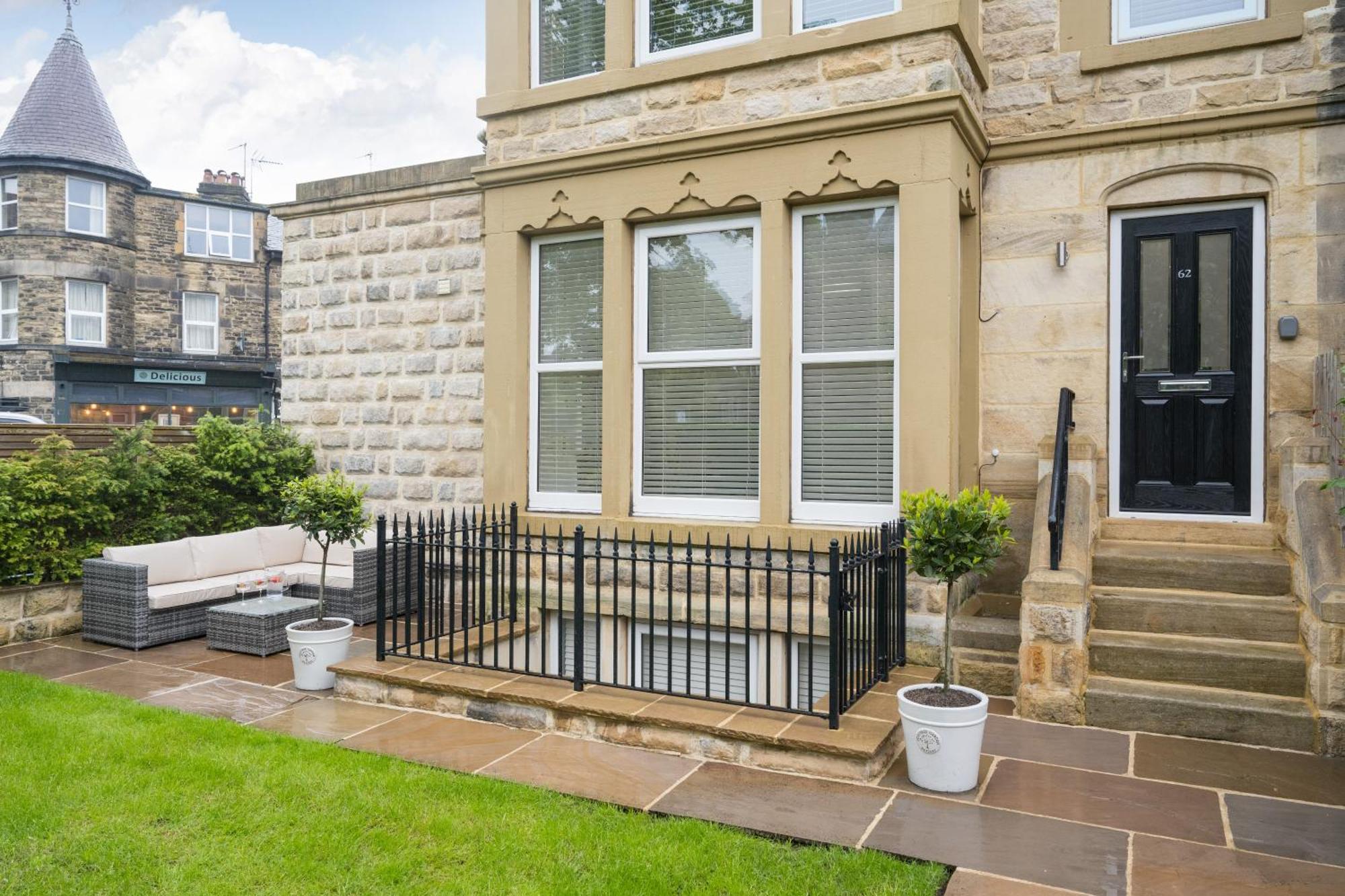 Sixtytwo By Harrogate Serviced Apartments Экстерьер фото